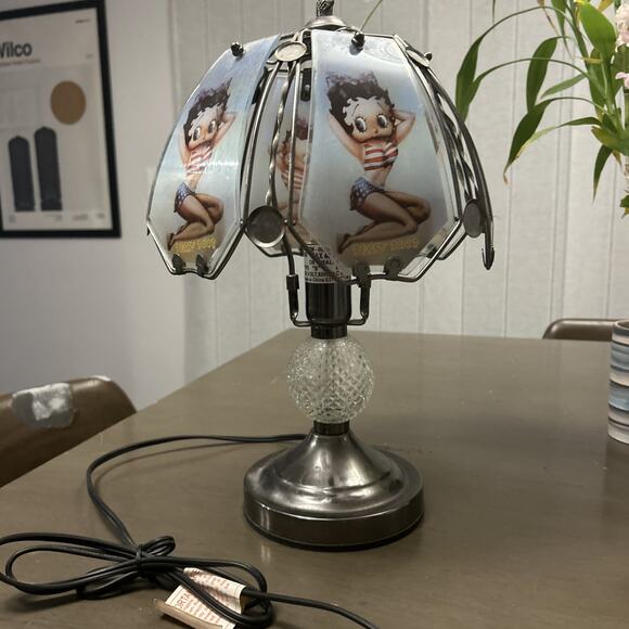 Rare Vintage 23" Tall BETTY BOOP USA BIKINI Glass Panel Table Lamp 3 Way Touch - Picture 5 of 8